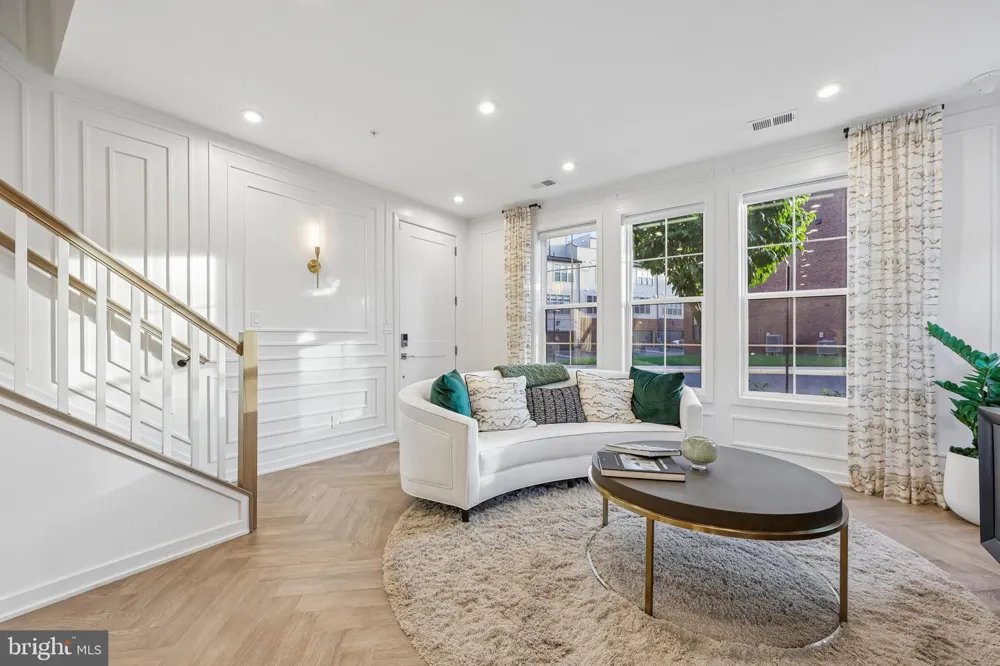 1746 MCKENNA POINT DRIVE #1601 Mclean, VA 22102