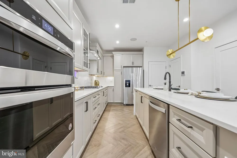 1746 MCKENNA POINT DRIVE #1601 Mclean, VA 22102
