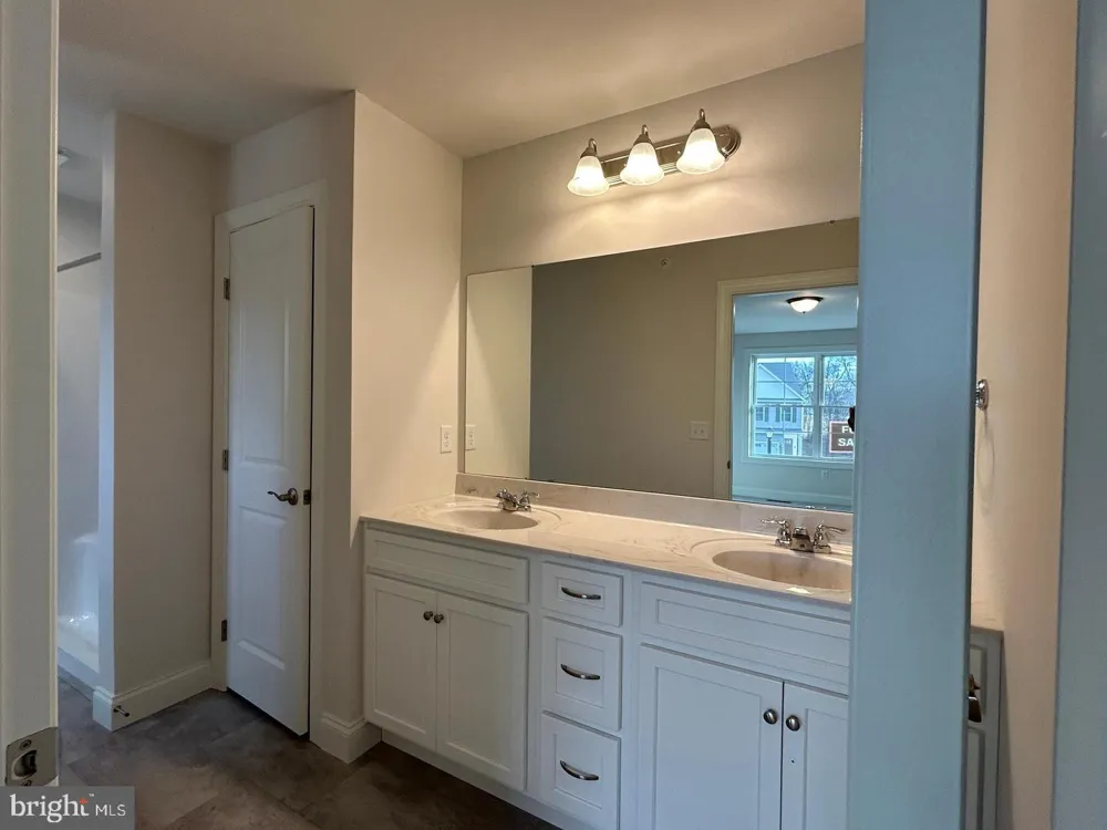 133 MAGNOLIA DRIVE Middletown, PA 17057