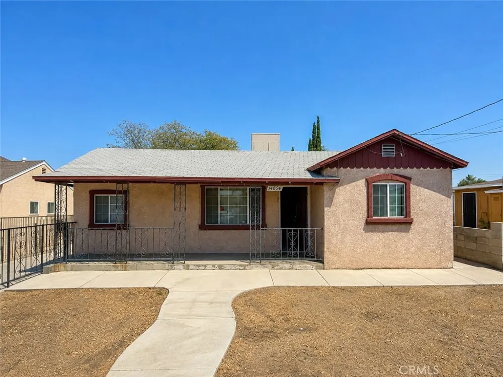 14854 Iris Fontana, CA 92335