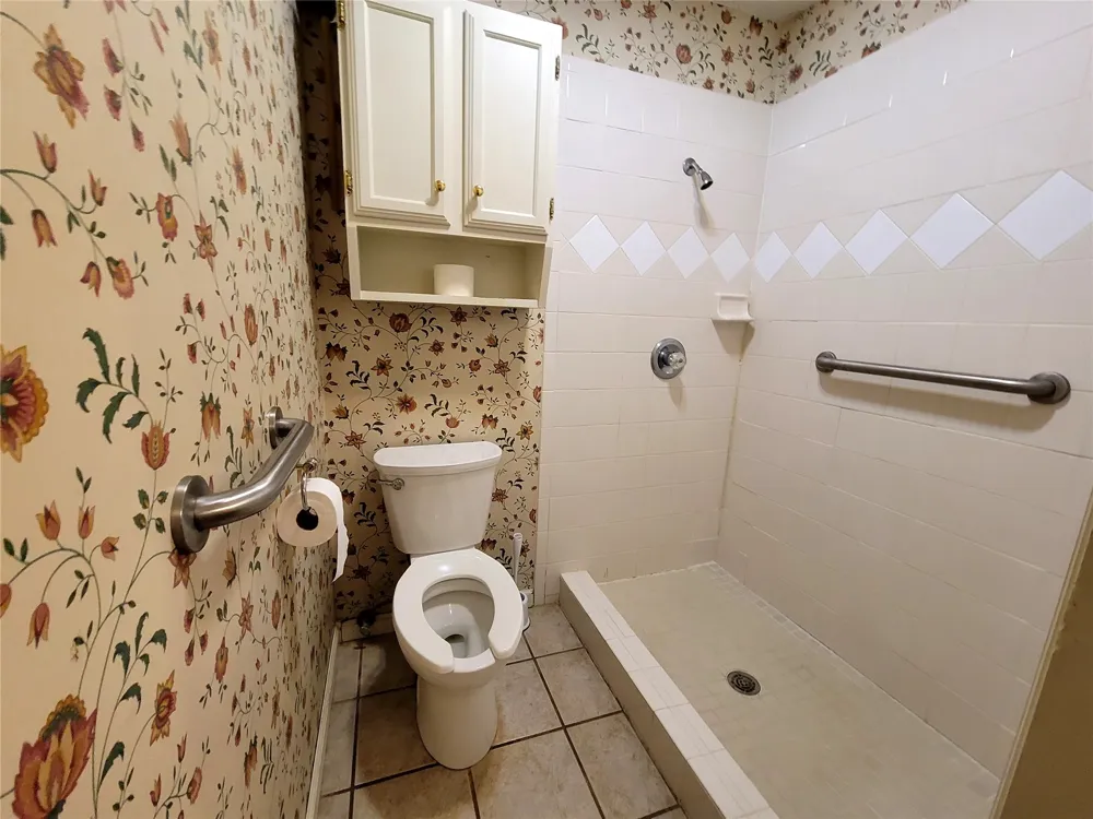 112 Meadowlark Eufaula, OK 74432