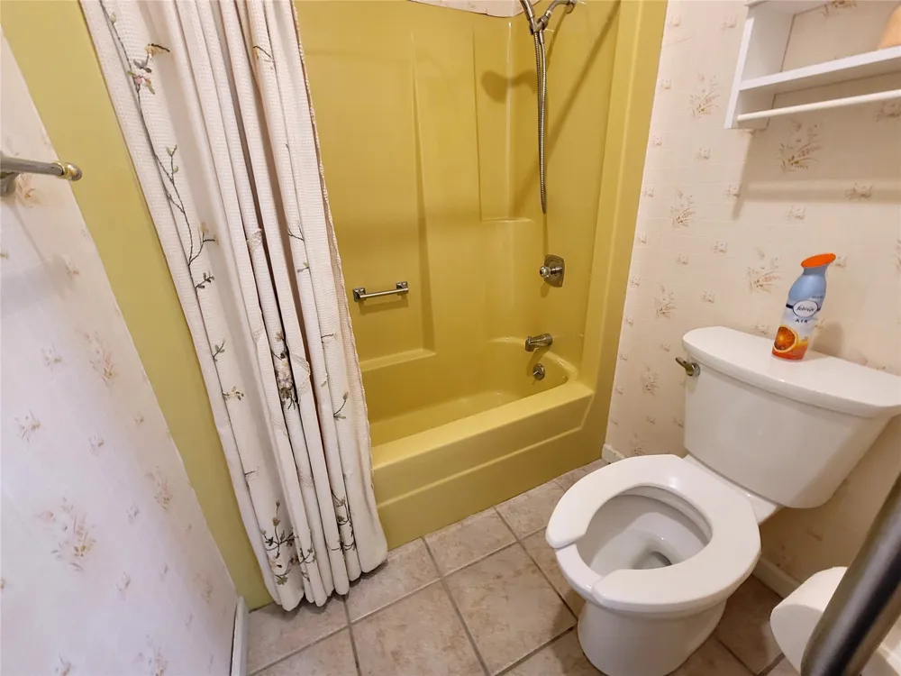 112 Meadowlark Eufaula, OK 74432