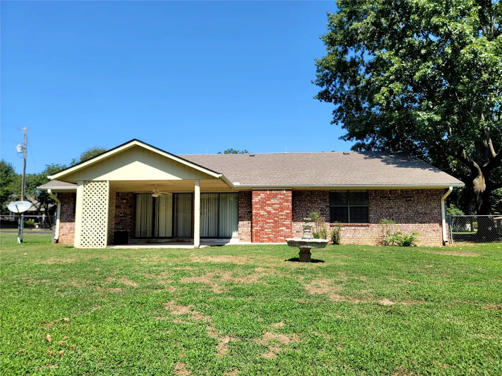 112 Meadowlark Eufaula, OK 74432