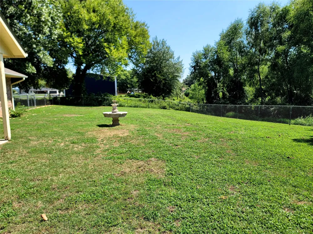 112 Meadowlark Eufaula, OK 74432