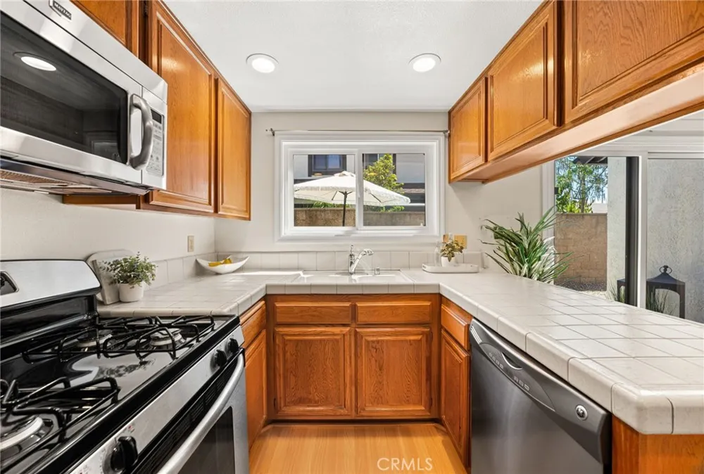 2650 W Meadowview Lane Anaheim, CA 92804