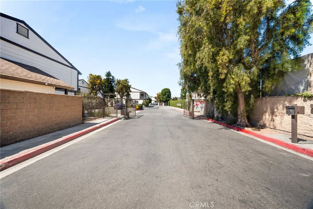 2650 W Meadowview Lane Anaheim, CA 92804