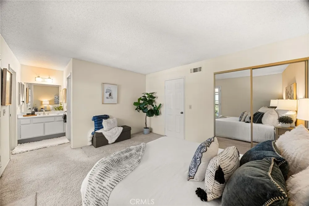 2650 W Meadowview Lane Anaheim, CA 92804