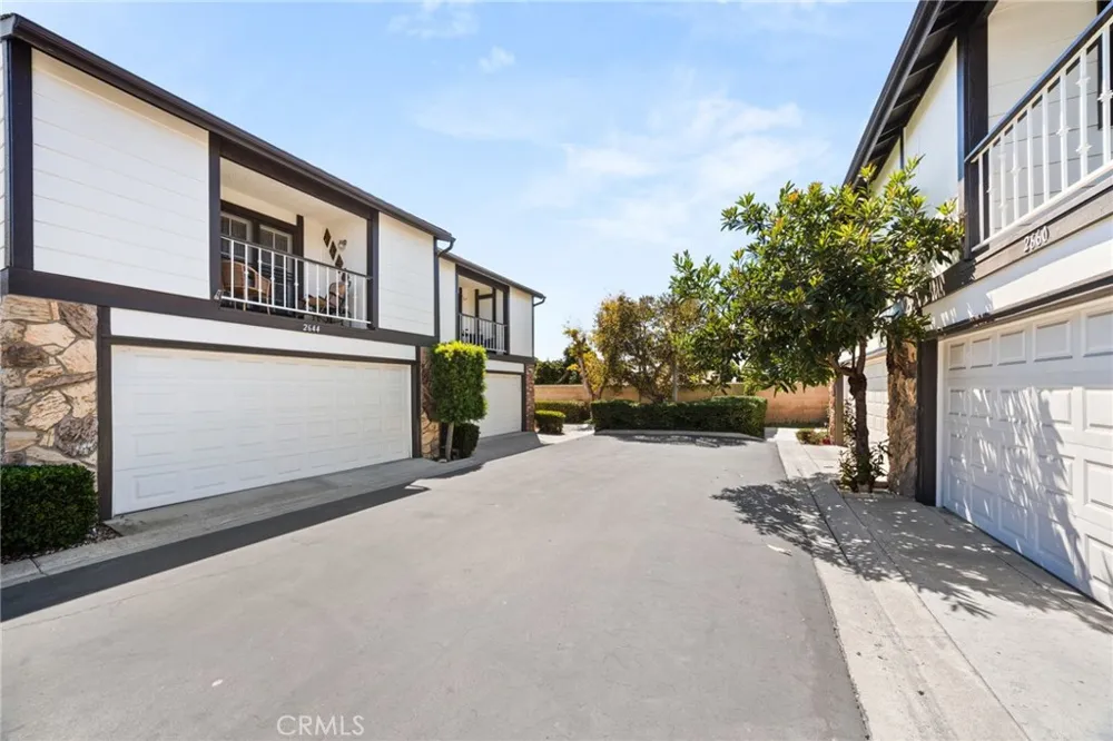 2650 W Meadowview Lane Anaheim, CA 92804