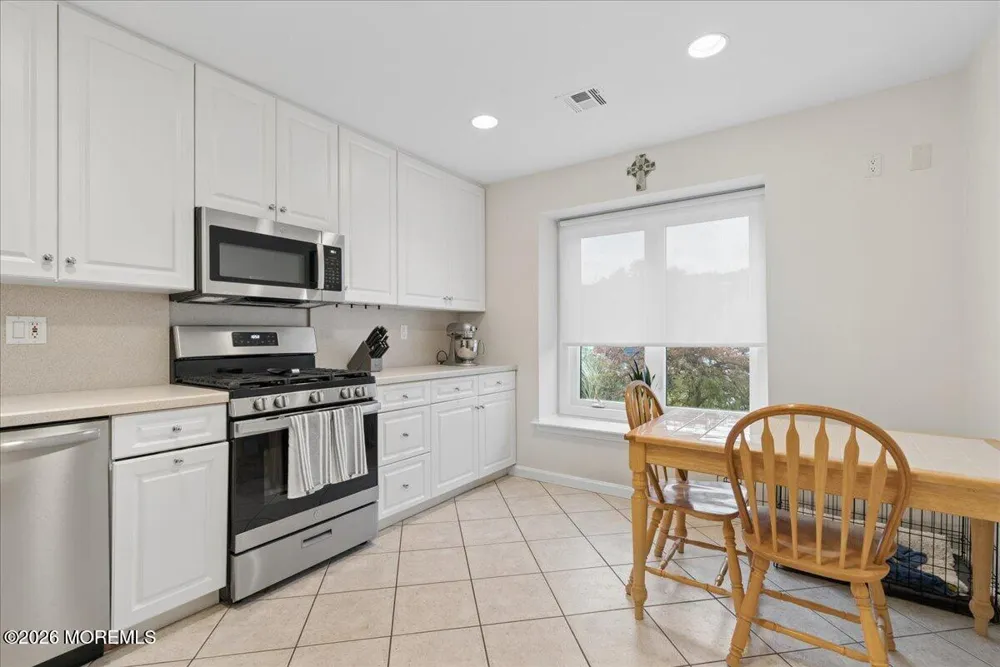 193 Pear Drive Marlboro, NJ 07746