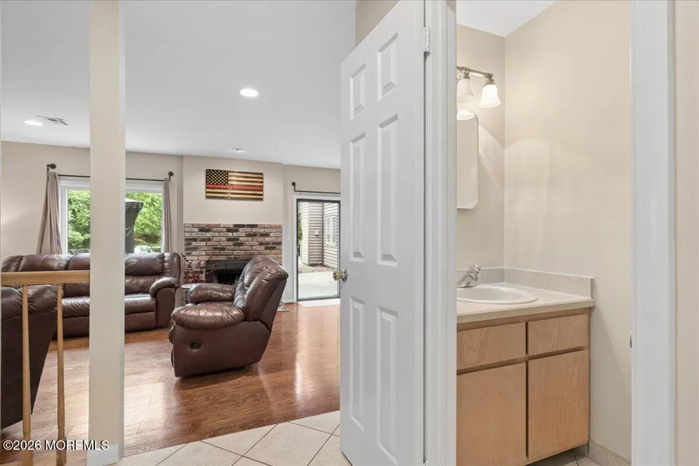193 Pear Drive Marlboro, NJ 07746