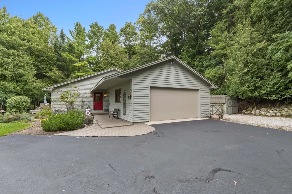 11400 Peninsula Drive Peninsula Township, MI 49686