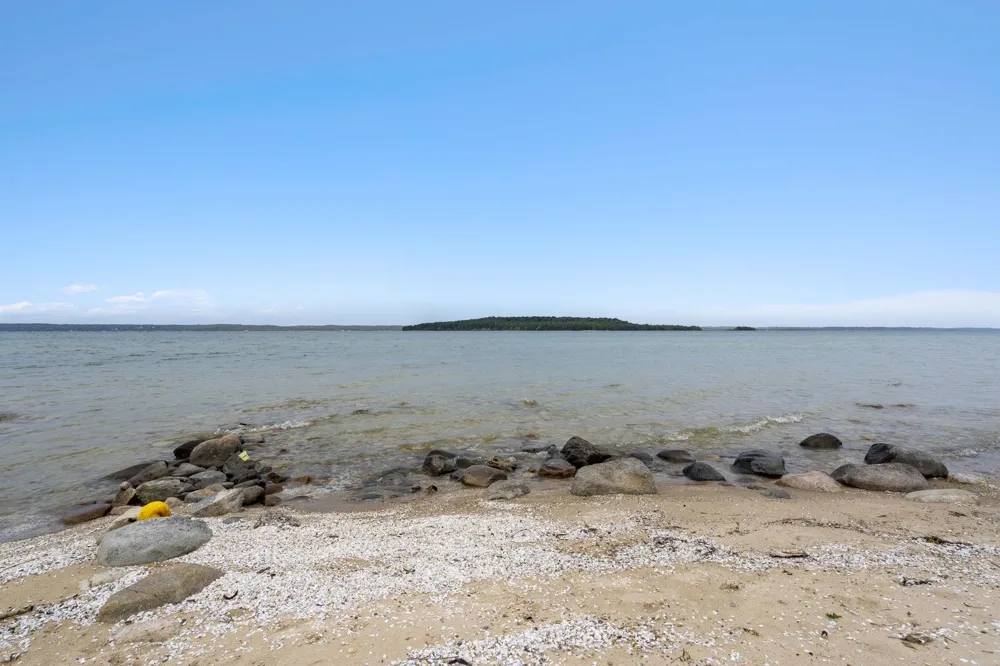 11400 Peninsula Drive Peninsula Township, MI 49686