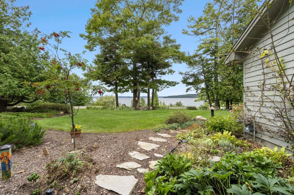 11400 Peninsula Drive Peninsula Township, MI 49686