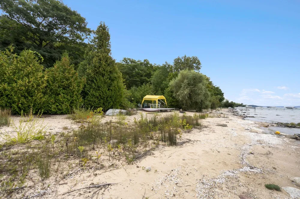 11400 Peninsula Drive Peninsula Township, MI 49686