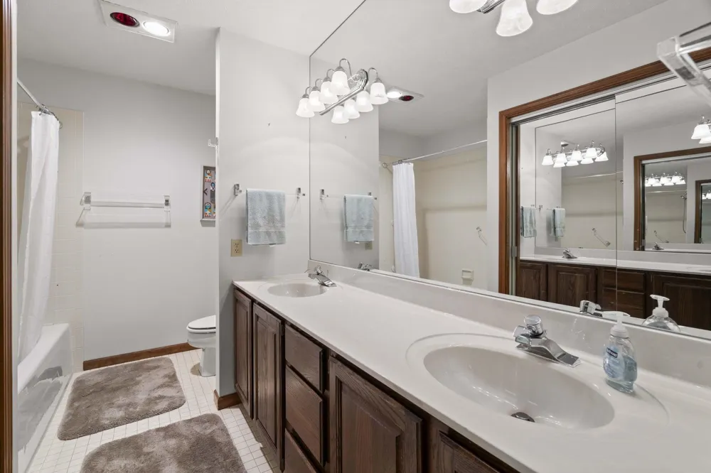 11400 Peninsula Drive Peninsula Township, MI 49686