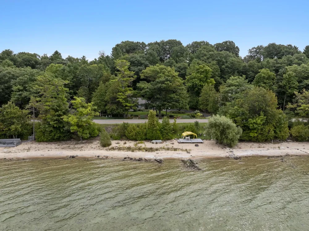 11400 Peninsula Drive Peninsula Township, MI 49686
