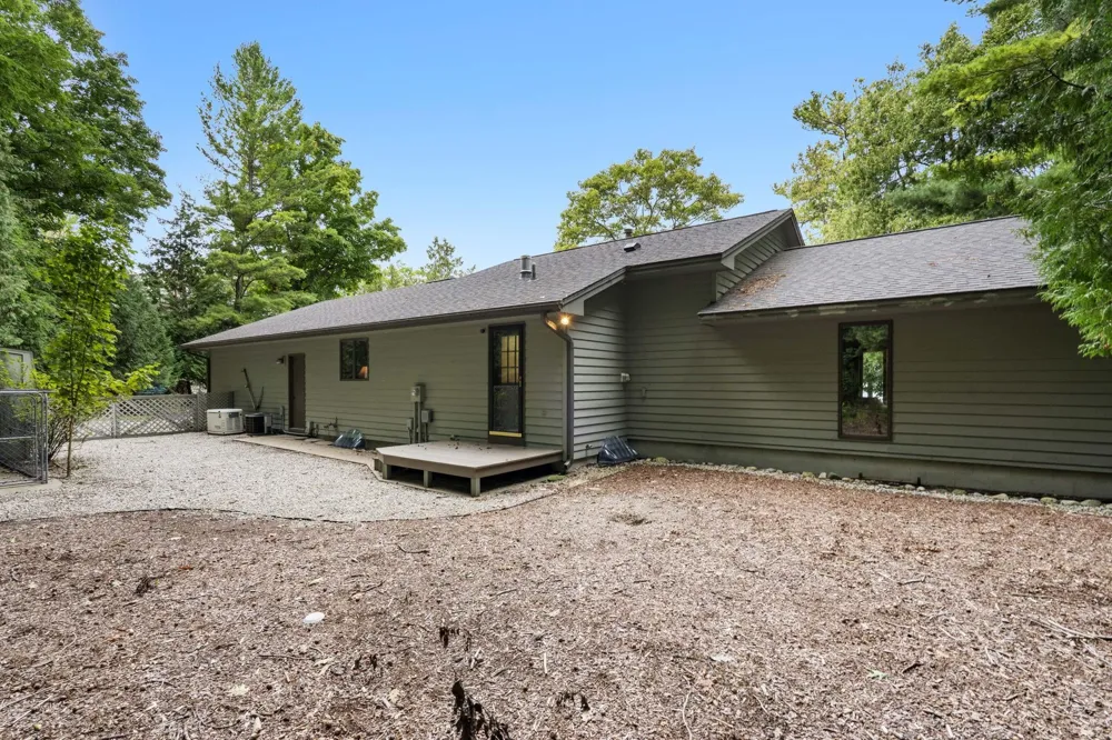 11400 Peninsula Drive Peninsula Township, MI 49686