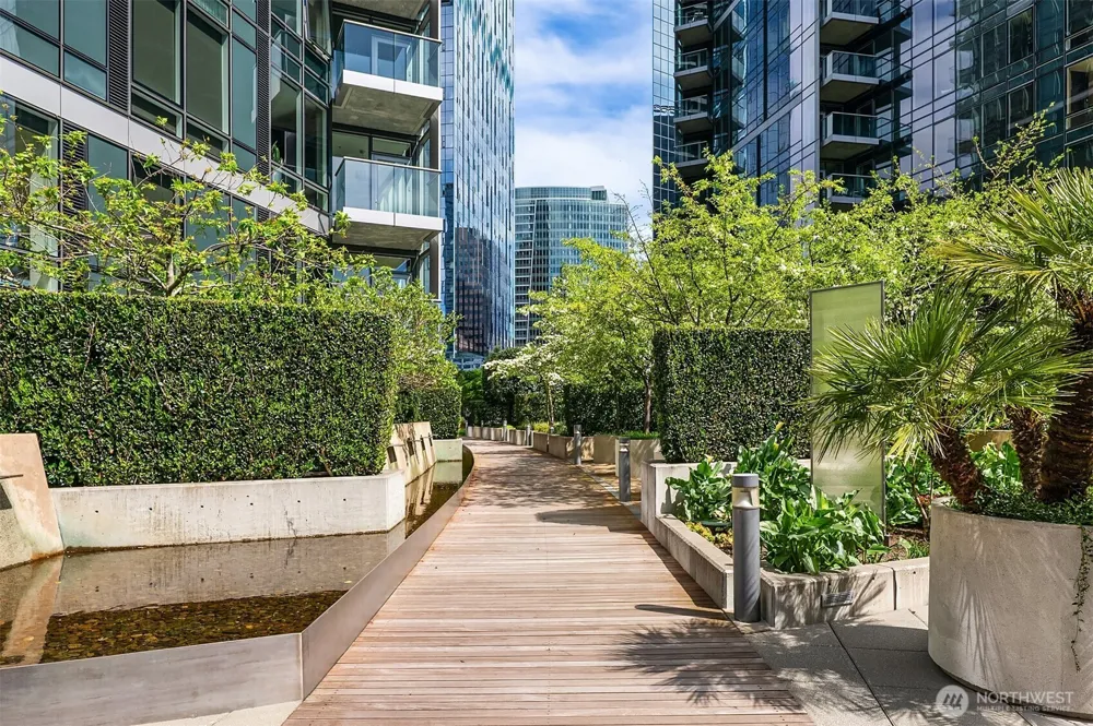 500 106th Avenue NE #3211 Bellevue, WA 98004