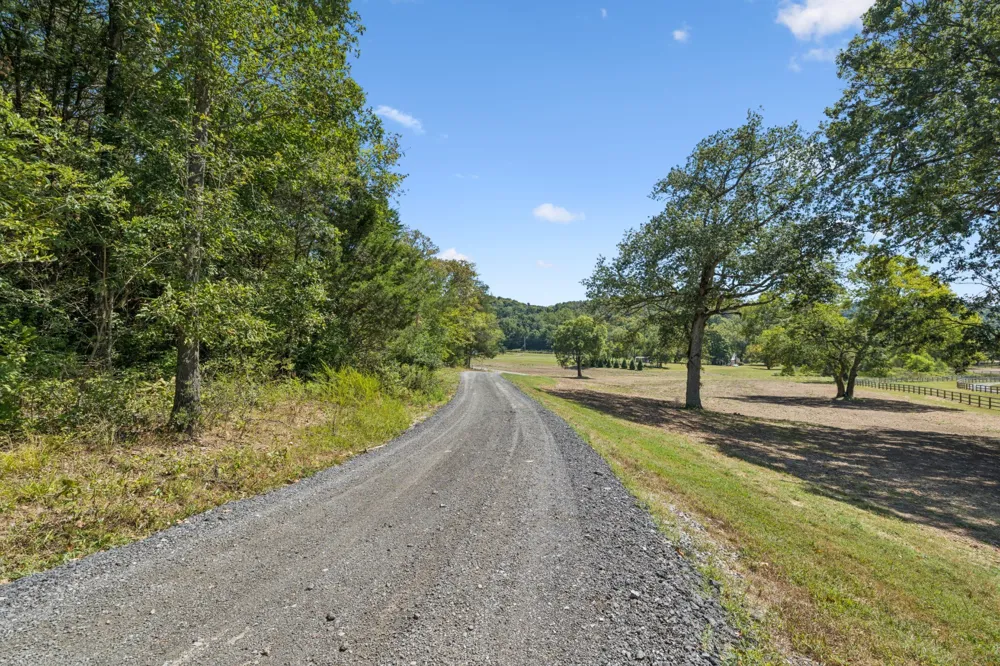 4828 Harpeth Peytonsville Rd Thompsons Station, TN 37179