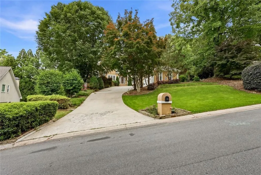1964 Fields Pond Drive Marietta, GA 30068