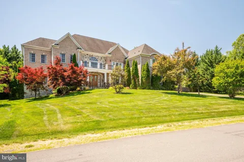 1002 SHERMAN COURT