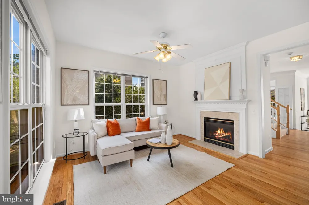 9331 BRANCH SIDE LANE Fairfax, VA 22031