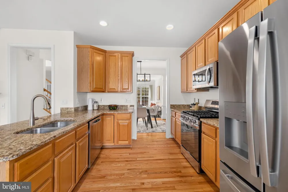 9331 BRANCH SIDE LANE Fairfax, VA 22031