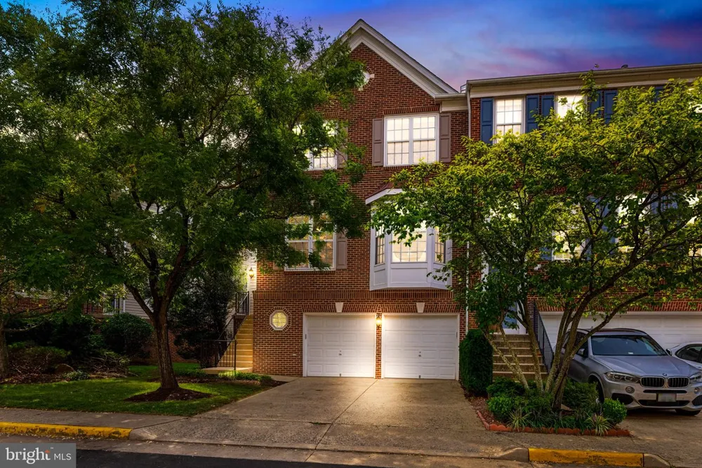 9331 BRANCH SIDE LANE Fairfax, VA 22031
