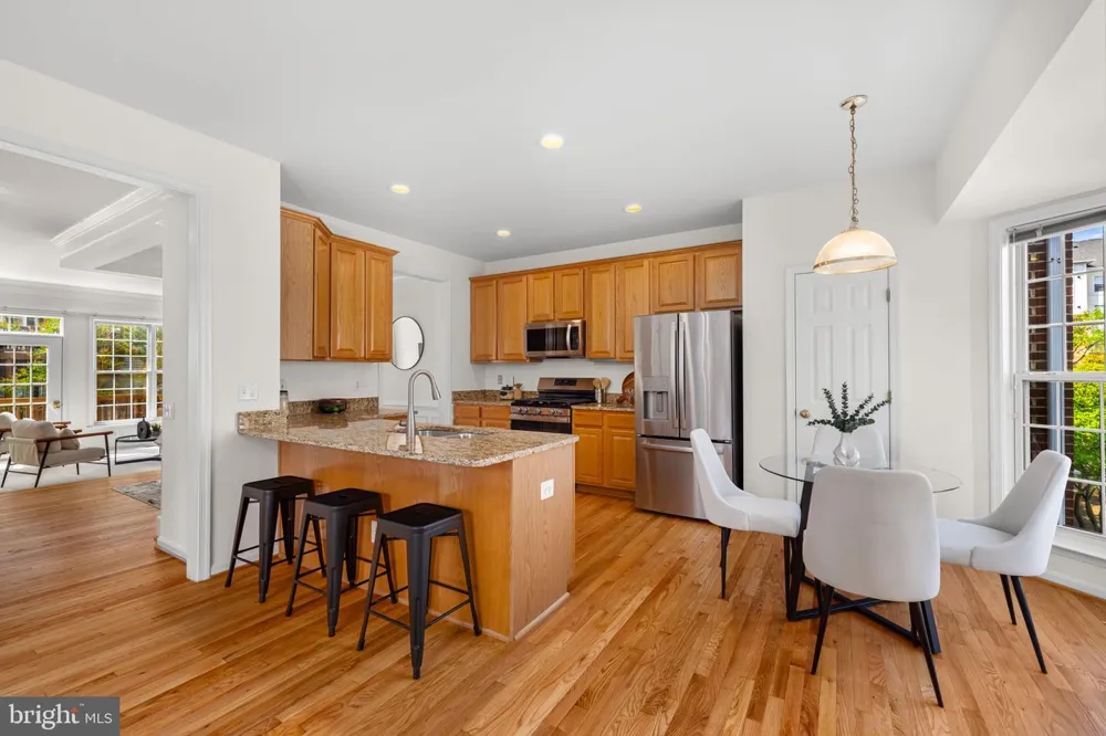 9331 BRANCH SIDE LANE Fairfax, VA 22031