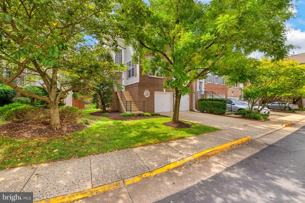 9331 BRANCH SIDE LANE Fairfax, VA 22031
