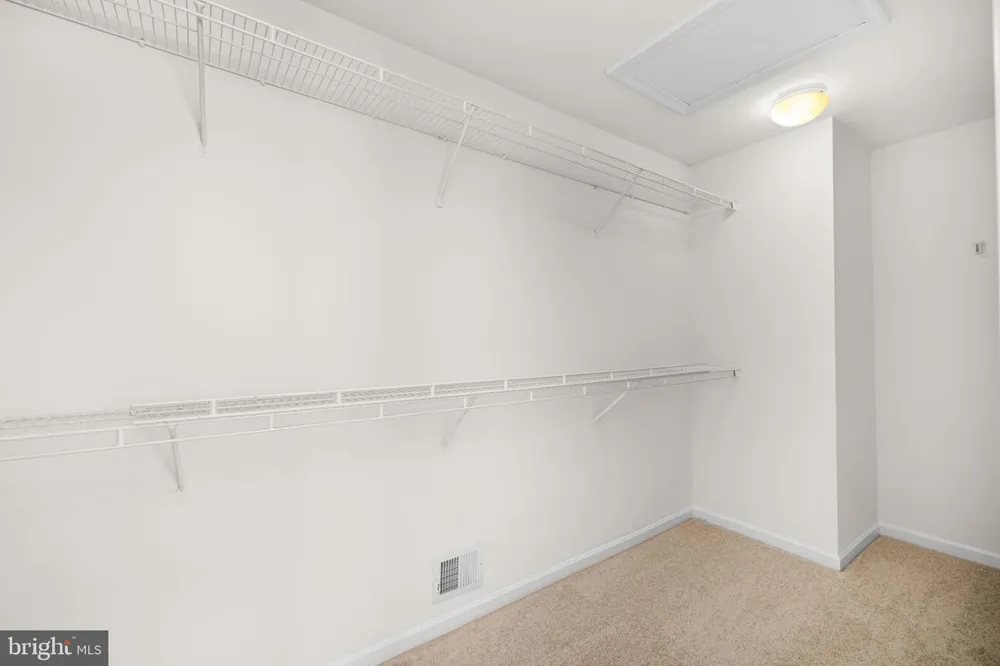 9331 BRANCH SIDE LANE Fairfax, VA 22031