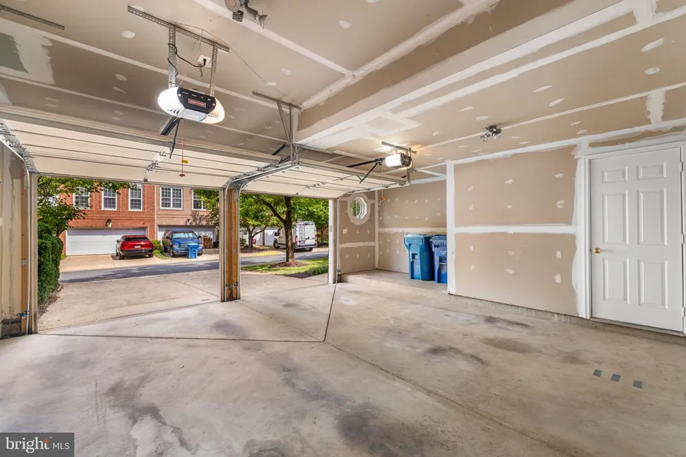 9331 BRANCH SIDE LANE Fairfax, VA 22031