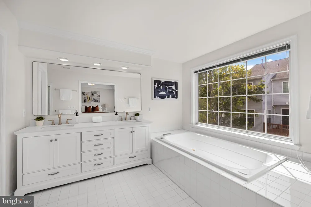 9331 BRANCH SIDE LANE Fairfax, VA 22031