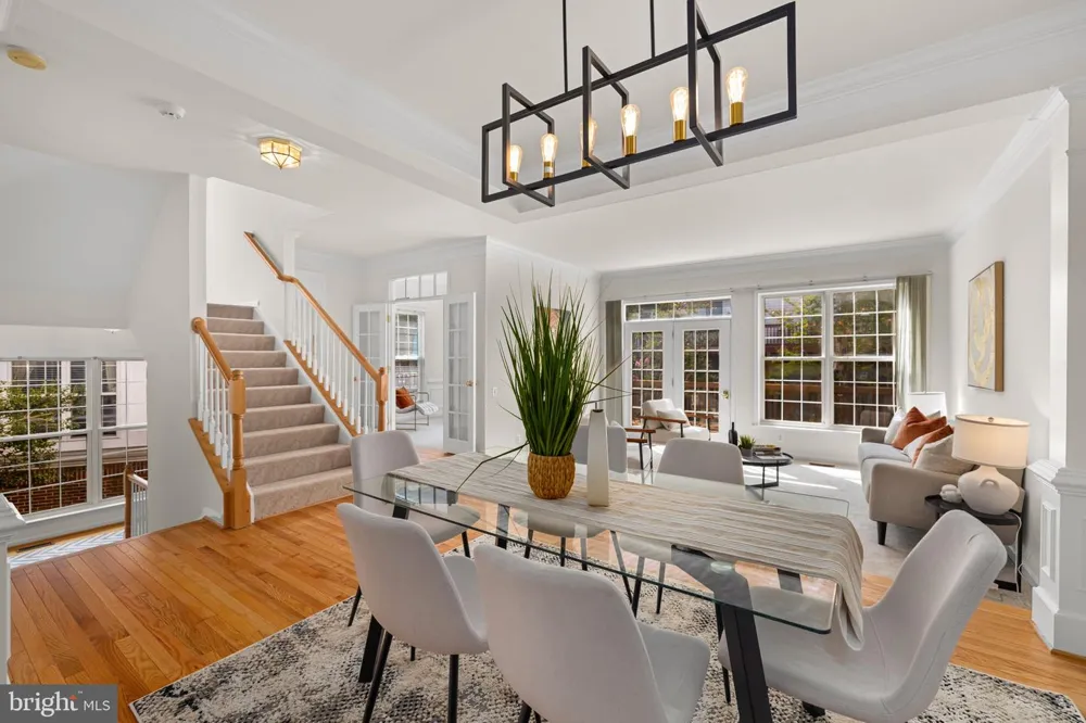 9331 BRANCH SIDE LANE Fairfax, VA 22031