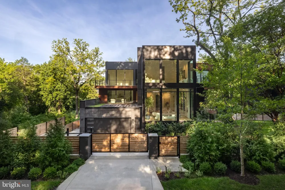 2676 CHAIN BRIDGE ROAD NW Washington, DC 20016