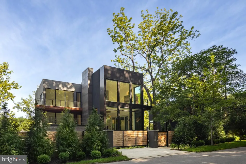 2676 CHAIN BRIDGE ROAD NW Washington, DC 20016