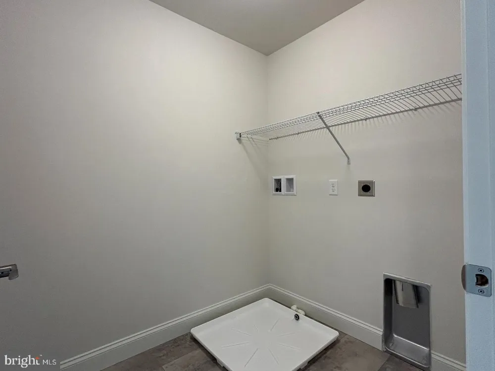 137 MAGNOLIA DRIVE Middletown, PA 17057