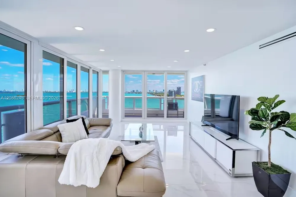 1717 Bayshore Dr #A-1434 Miami, FL 33132