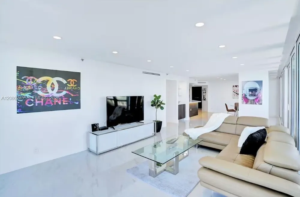 1717 Bayshore Dr #A-1434 Miami, FL 33132
