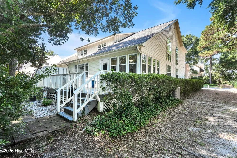 106 Lighthouse Drive Carolina Beach, NC 28428