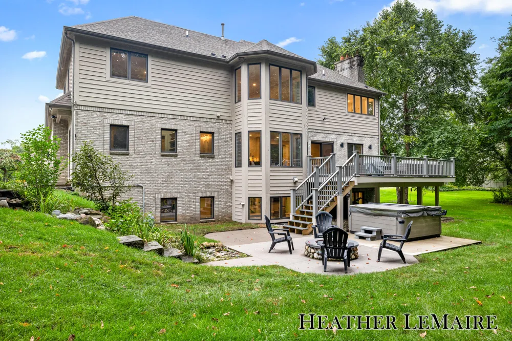 1695 Flowers Mill Drive NE Grand Rapids, MI 49525
