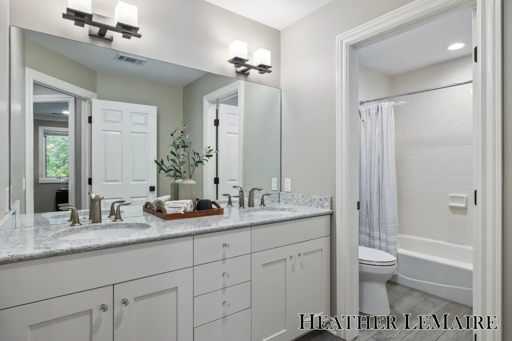 1695 Flowers Mill Drive NE Grand Rapids, MI 49525