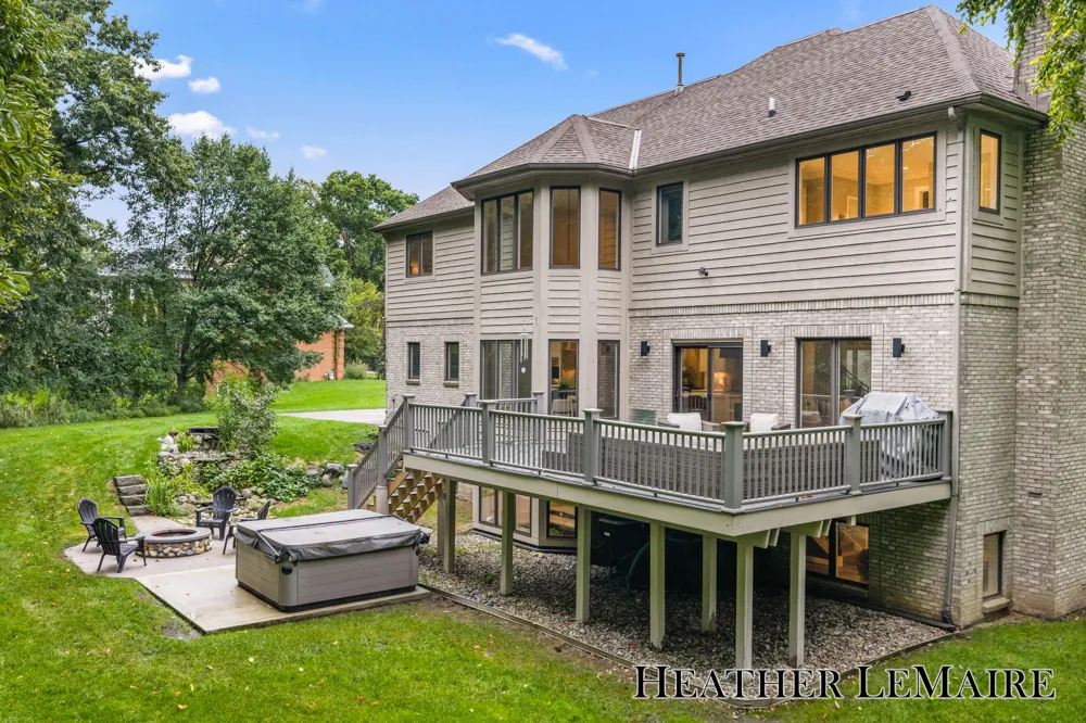 1695 Flowers Mill Drive NE Grand Rapids, MI 49525