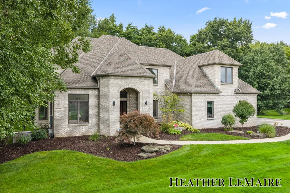 1695 Flowers Mill Drive NE Grand Rapids, MI 49525