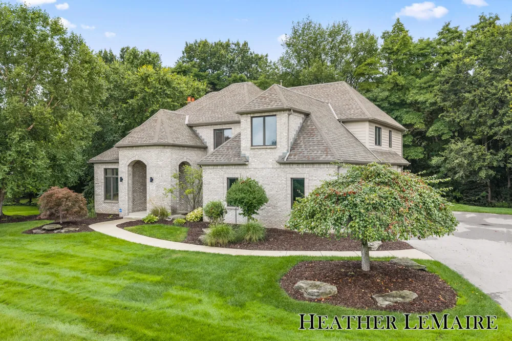 1695 Flowers Mill Drive NE Grand Rapids, MI 49525