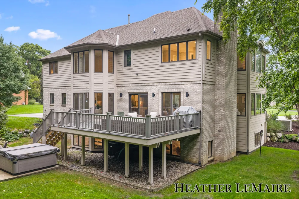 1695 Flowers Mill Drive NE Grand Rapids, MI 49525