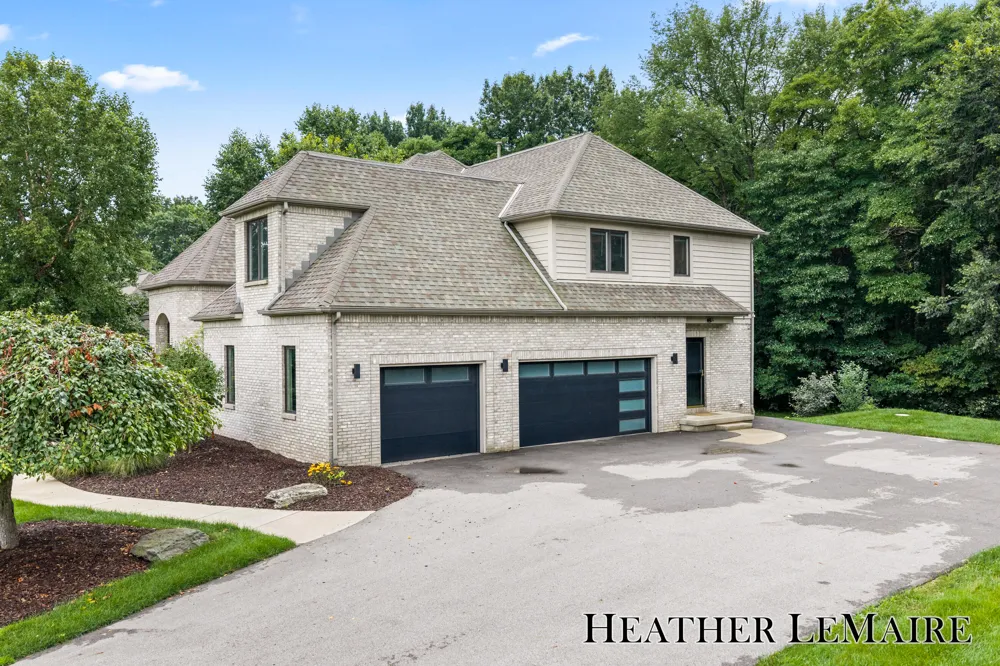 1695 Flowers Mill Drive NE Grand Rapids, MI 49525