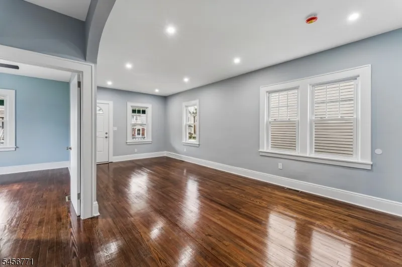 510 Harrison Pl Linden City, NJ 07036