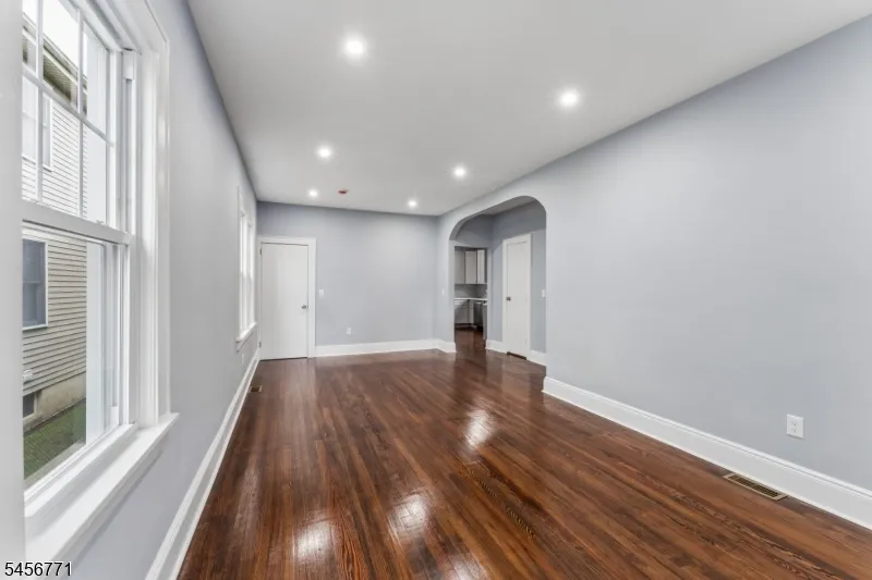 510 Harrison Pl Linden City, NJ 07036