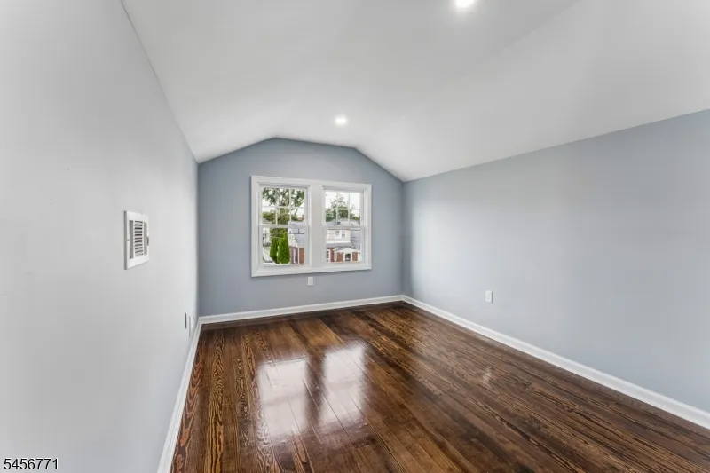 510 Harrison Pl Linden City, NJ 07036